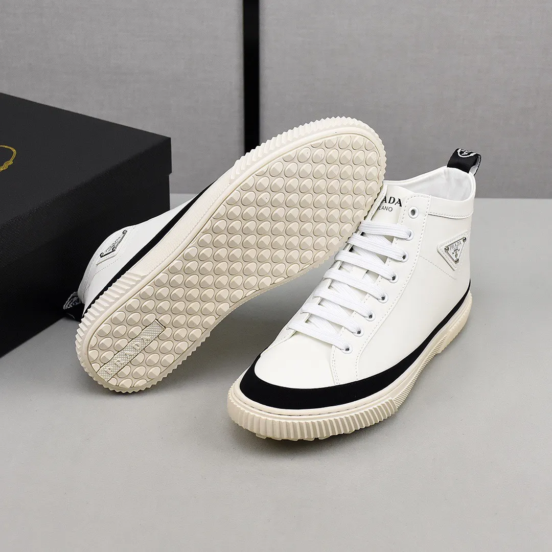 PRADA [Prada] high-top sports and casual shoes. Men's shoes 💰440💰. The upper is made of cowhide, sheepskin lining, rubber outsole, comfortable on the feet, men's size 38-44, choose according to your usual wearing size.